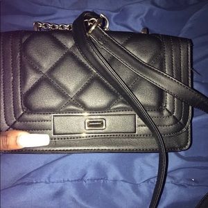 BLACK CROSS BODY PURSE